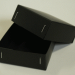 黒のシンプルな箱１